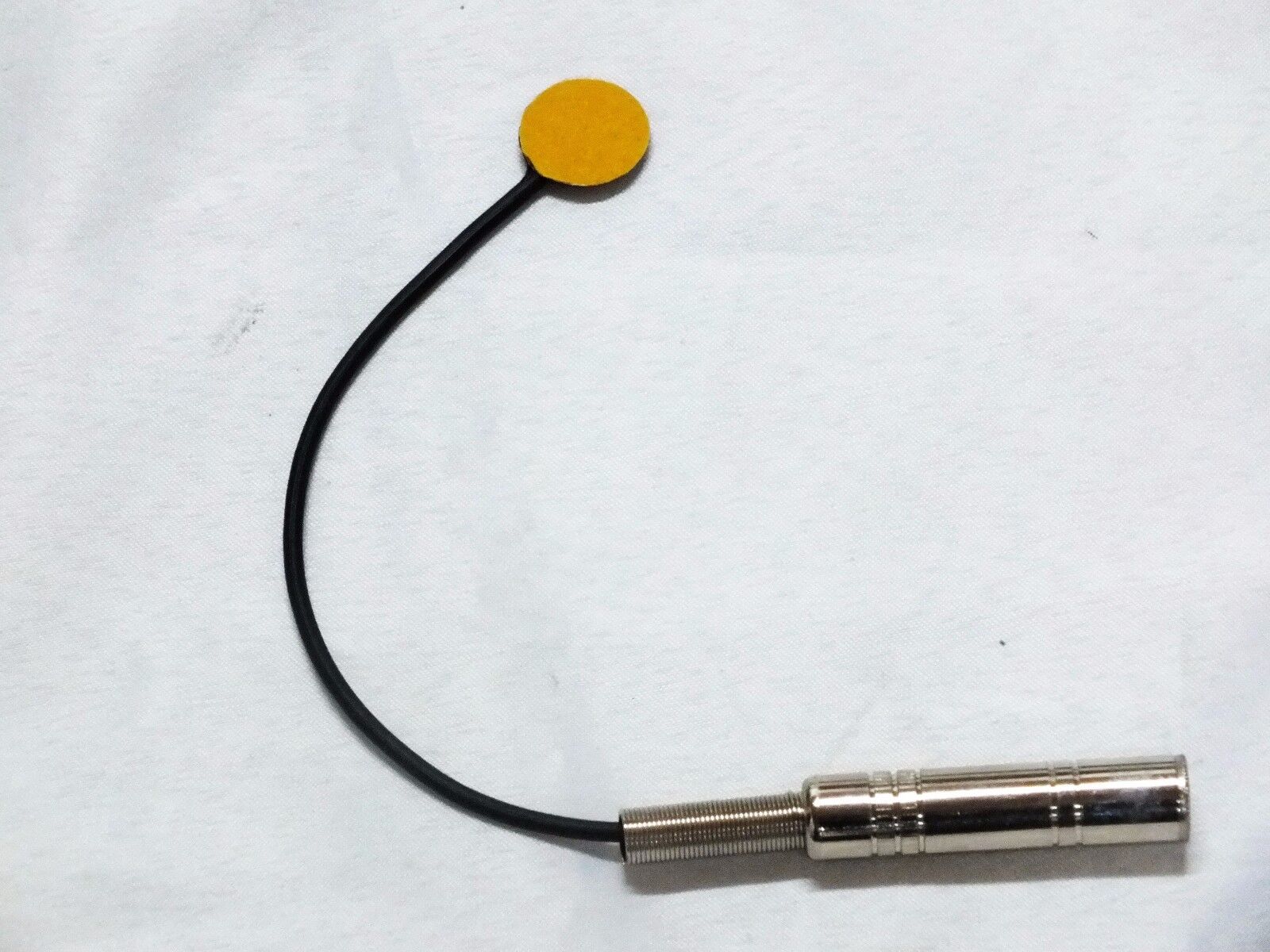 Portable Pick Cable For Acoustic String Instruments