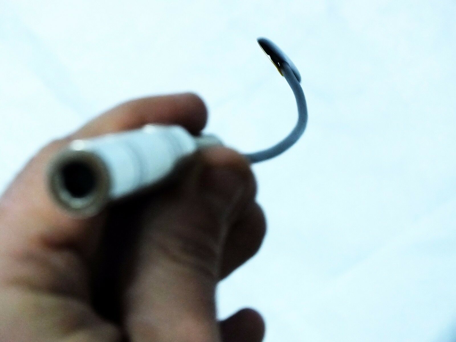 Portable Pick Cable For Acoustic String Instruments