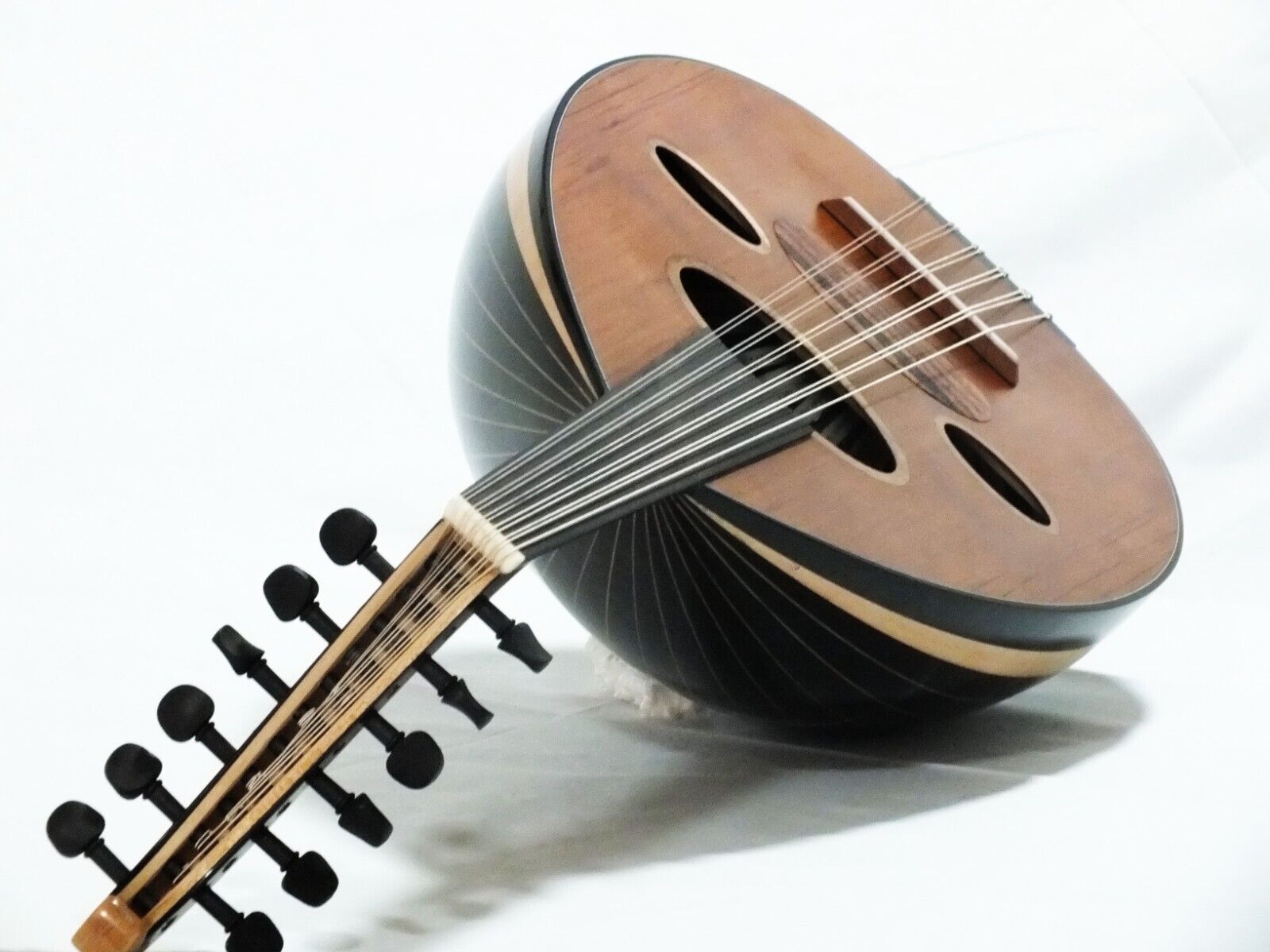 Quality Floating Bridge Arabic Oud ud Aro1