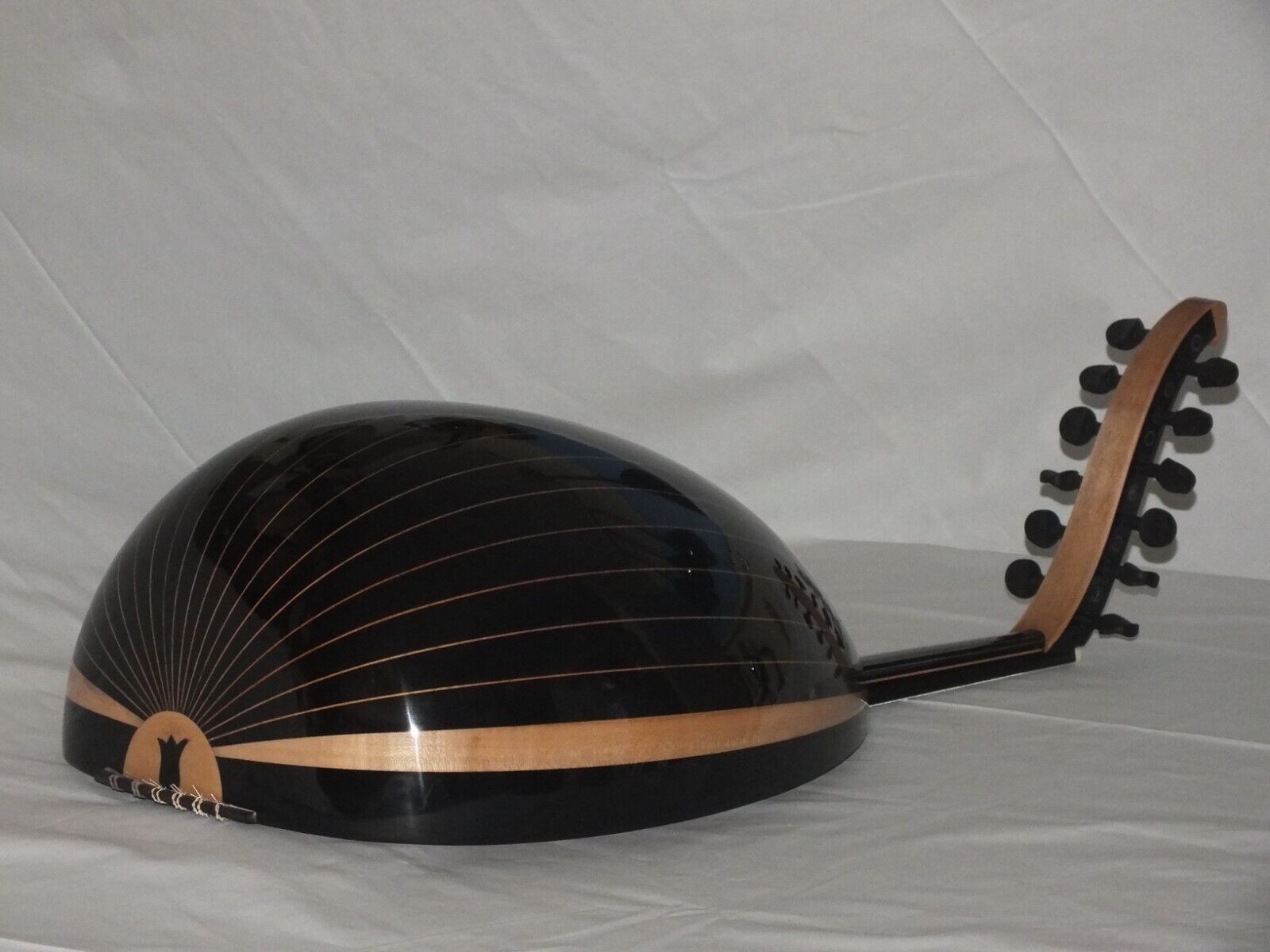 Quality Floating Bridge Arabic Oud ud Aro1